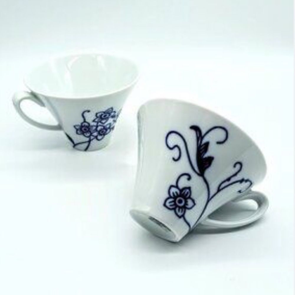 Crate & Barrel CAMILLE White Blue Floral Set of Four Porcelain Tea Coffee Mugs